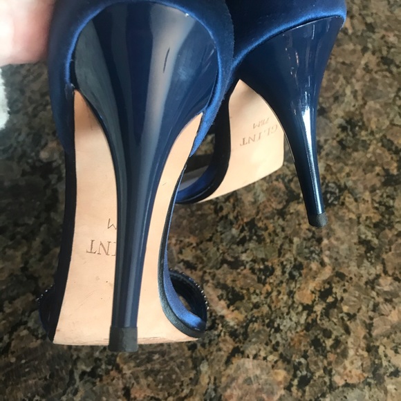 GLINT SHOES. SIZE 7.5. BLUE - Picture 7 of 7